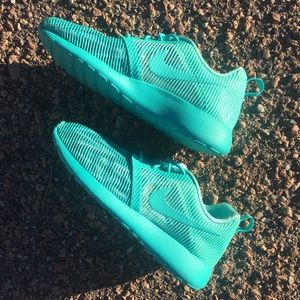 Nike Roshe One Flight Weight